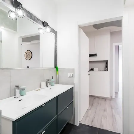 Moderno Bilocale A 5 Minuti Dal Centro Storico * Турин